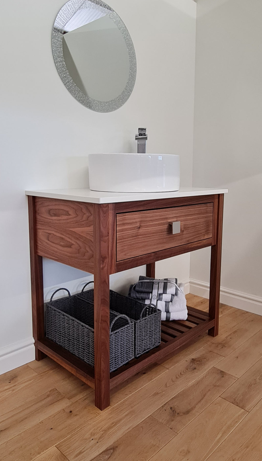 Walut Bathroom Wash Basin Unit